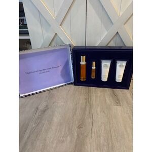 White Diamonds Elizabeth Taylor Gift Set Of 4 Perfume, Body Cream, Bodywash